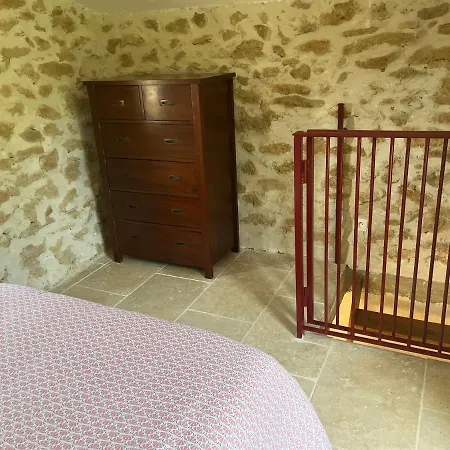 Cabanon Entoure De Montagnes Et D'oliviers بيت للعطل نييون
